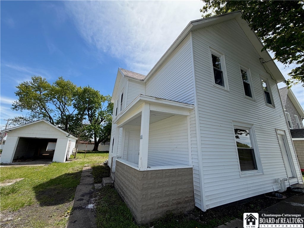 307 W Oak Street — photo