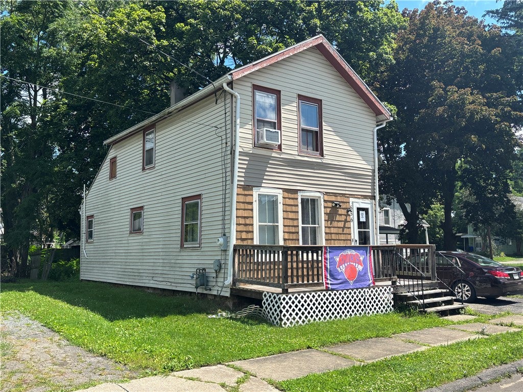 656 Johnson Street — photo