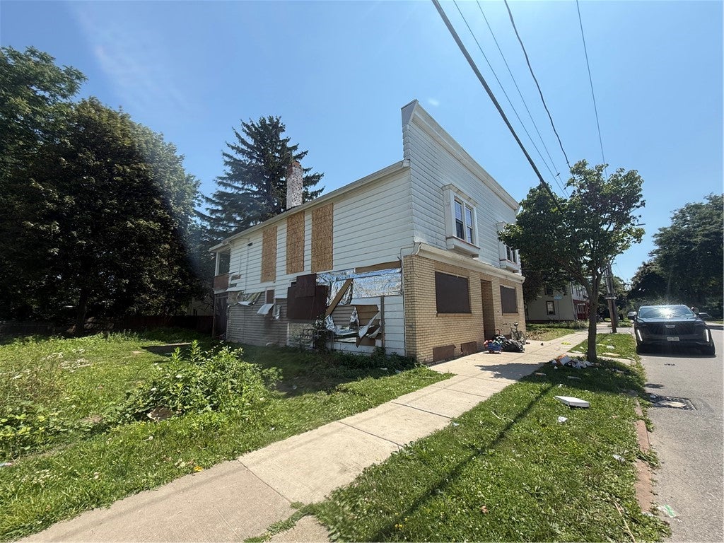 202 Saratoga Avenue — photo