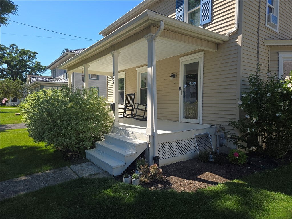 207 E William Street, Bath, NY 14810 — photo 2