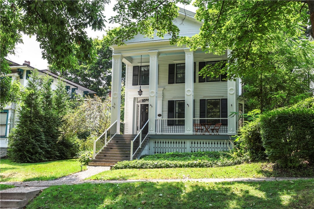 10 W 2nd Street — photo