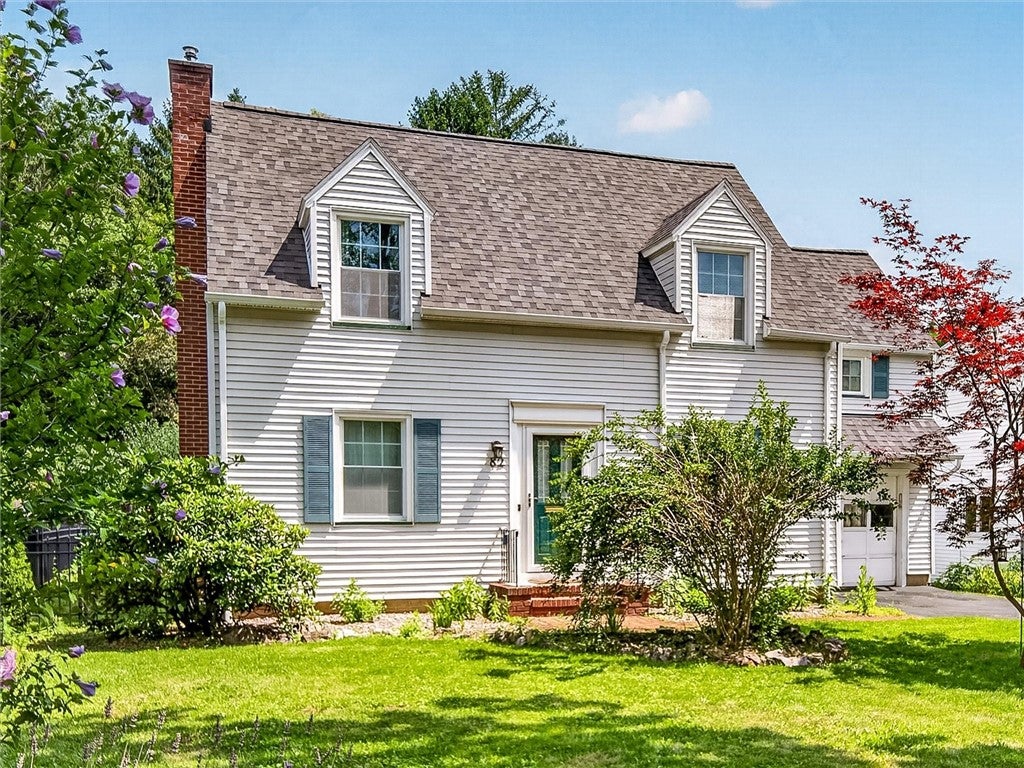 82 Clovercrest Drive — photo