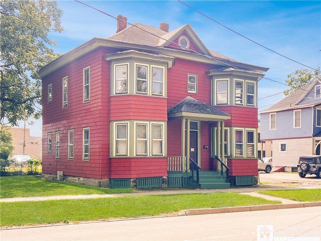 110 E 6th Street — photo