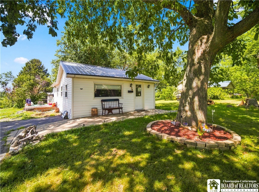 7472 E Main Road — photo