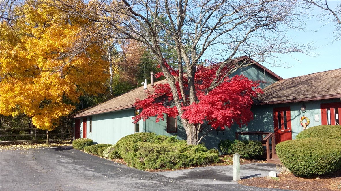 762 Pre Emption Road — photo