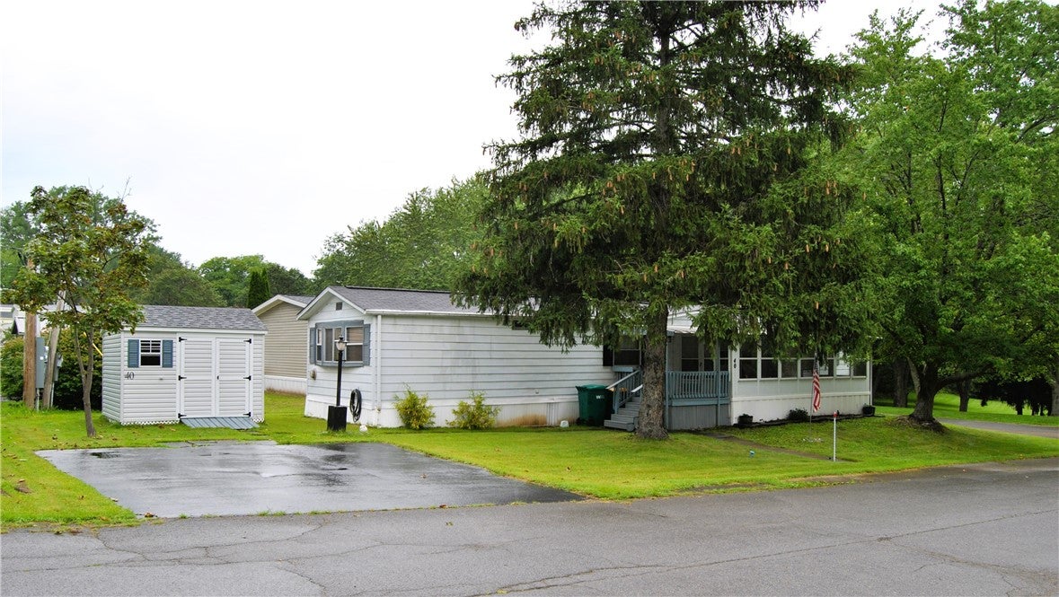 40 Parkview Drive — photo