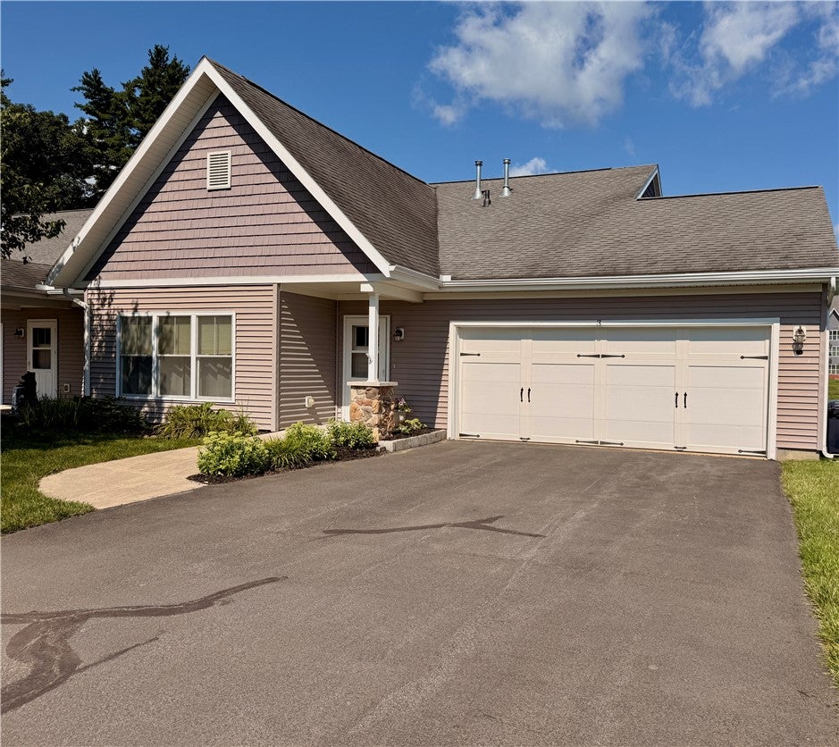 3 Roberts Way — photo