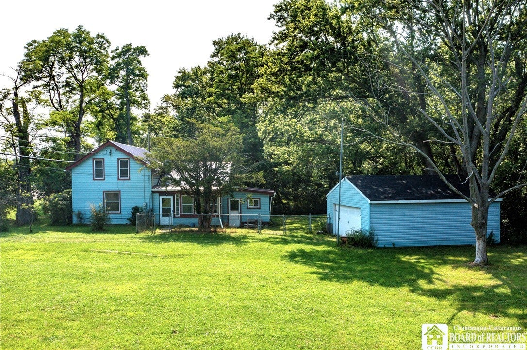 8916 Route 5 — photo