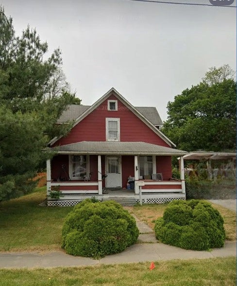 814 S. Main — photo