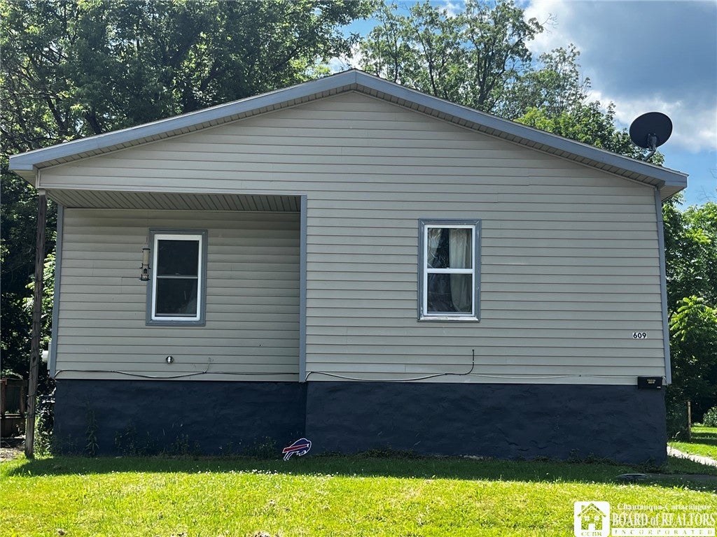 609 Irving Street — photo