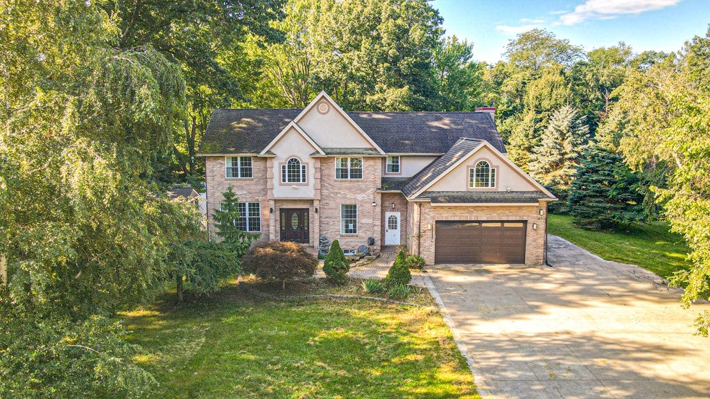 493 Lake View Terrace — photo