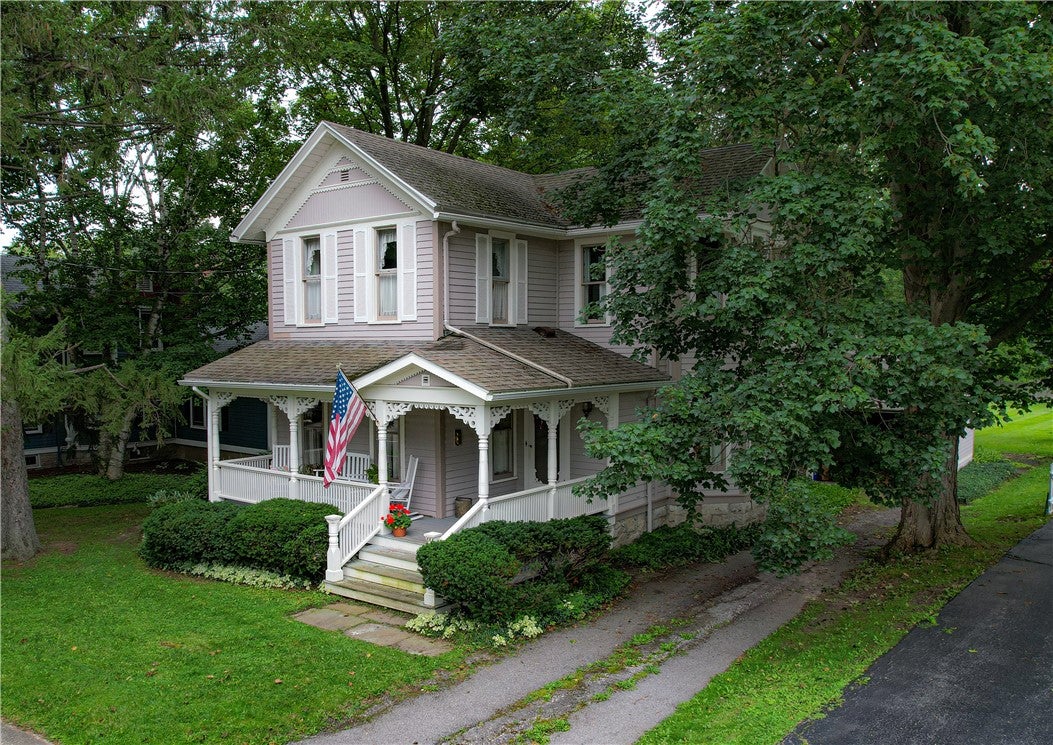 88 E Main Street — photo