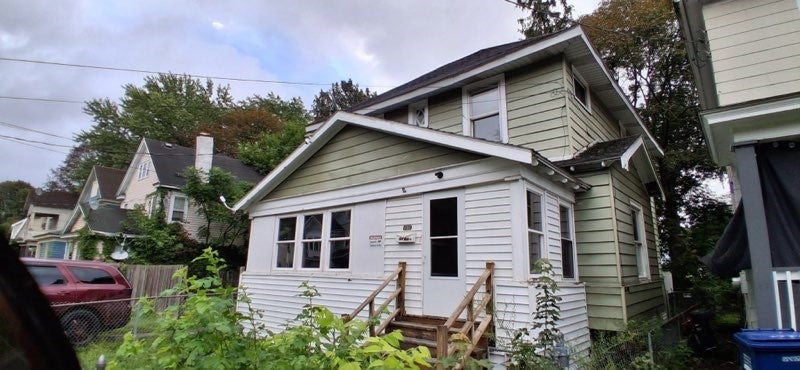 131 Fernwood Avenue — photo