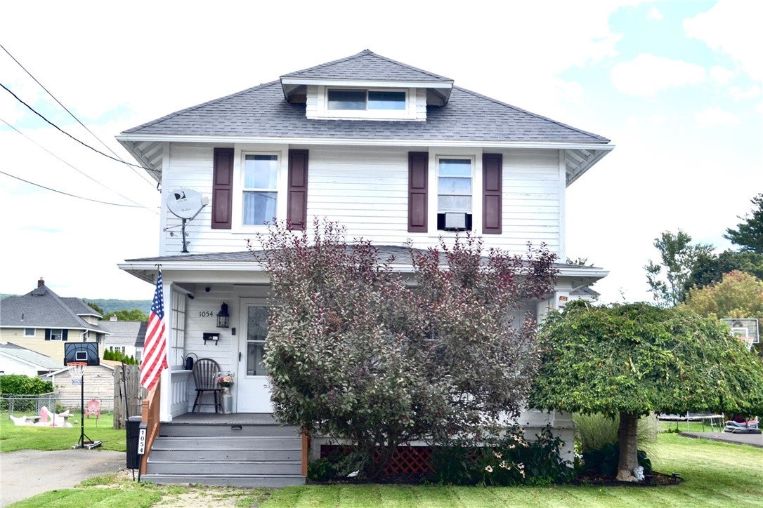 1054 Johnson Street — photo