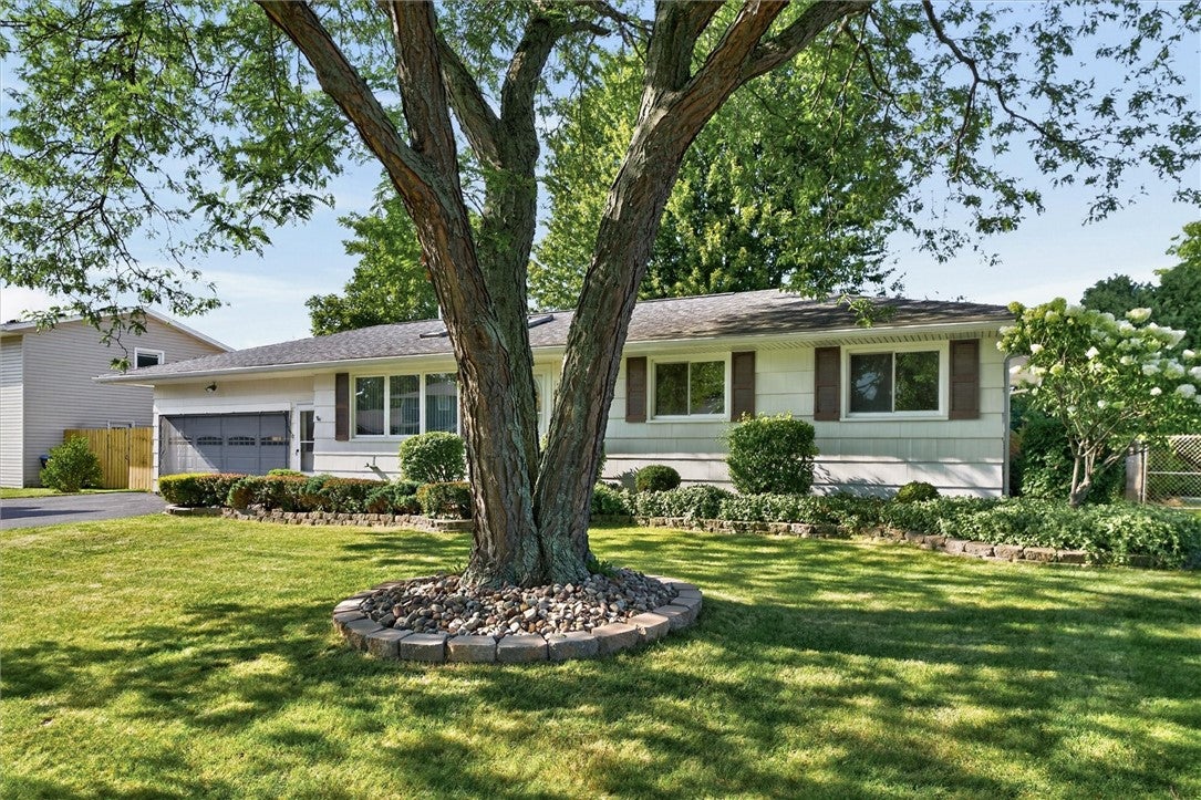 68 Valencia Drive — photo