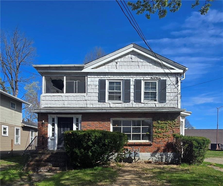 316 W 1st Street — photo