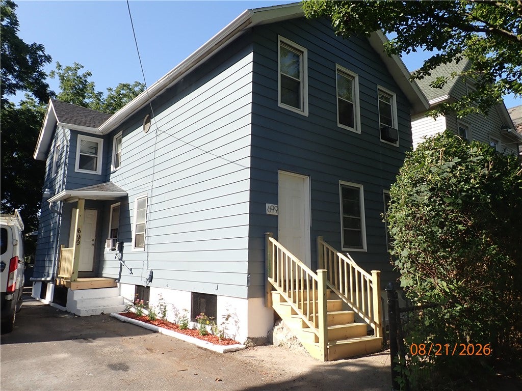 699 Smith Street — photo