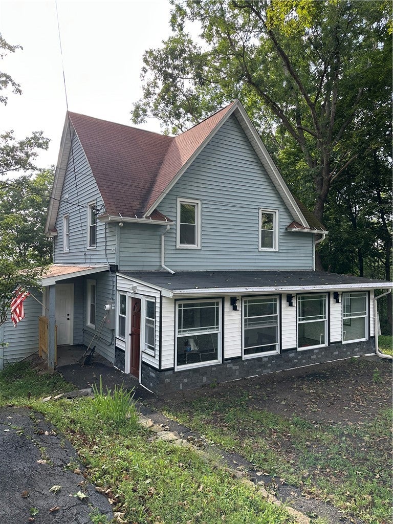 208 Dennis Avenue — photo