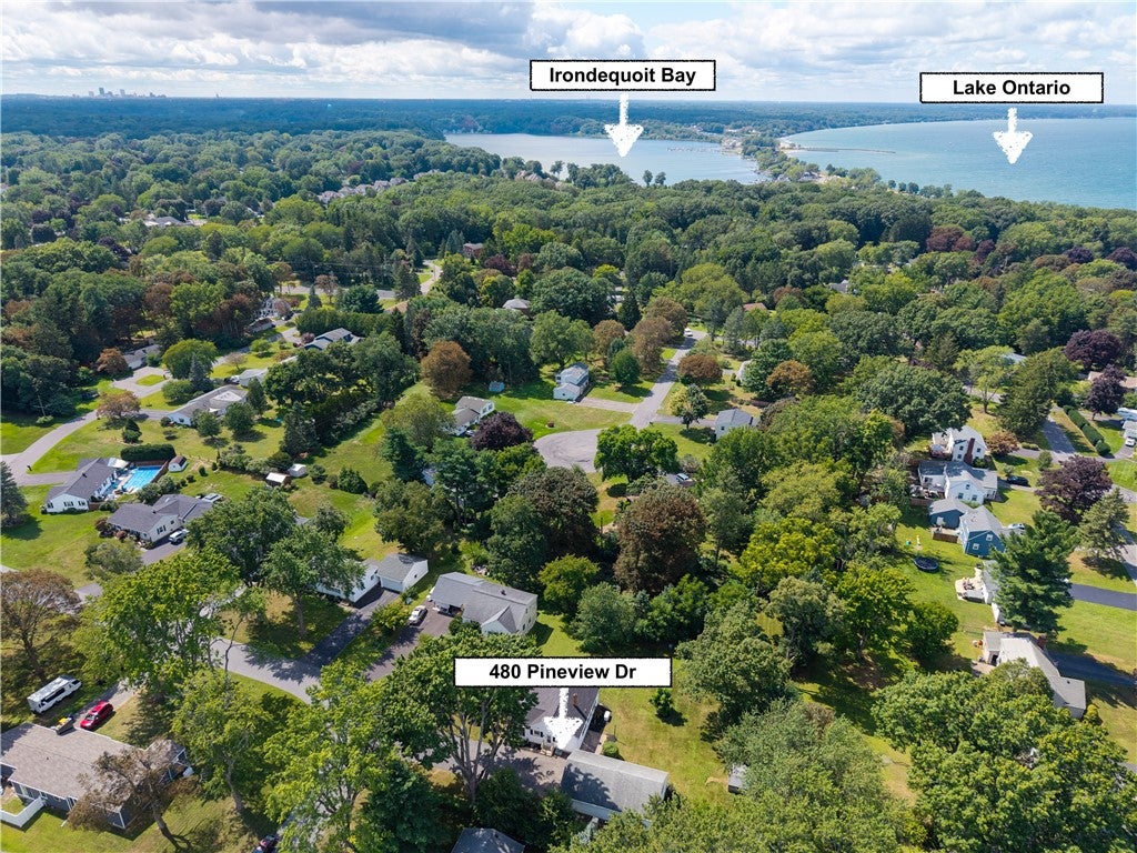480 Pineview Drive, Webster, NY 14580 — photo 2
