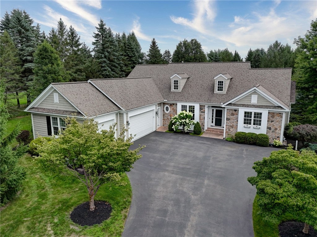 4 Pine Hollow — photo