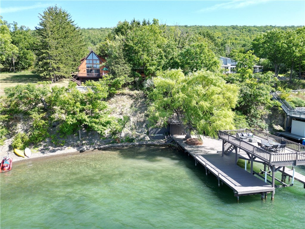 1037 S Lake Rd — photo