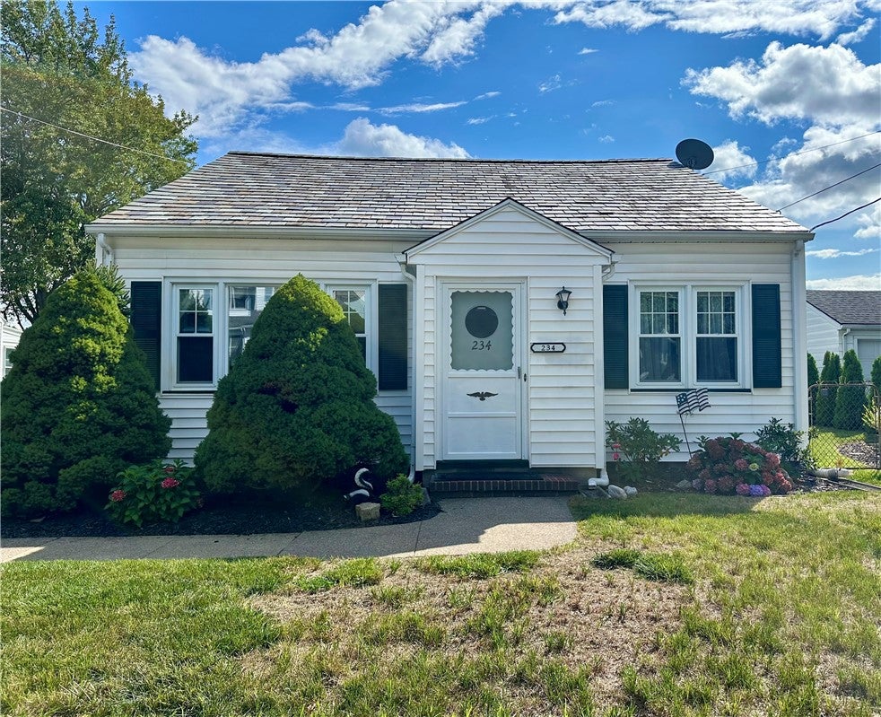 234 W Ivy Street — photo