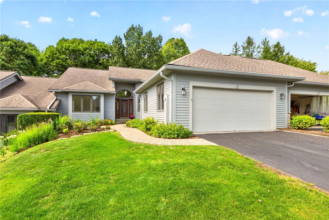37 Woodcliff Terrace — photo