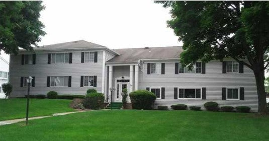 24 Colonial Parkway F — photo