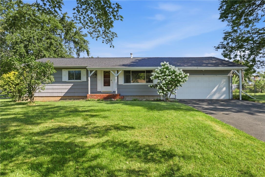 4 Bambi Lane — photo