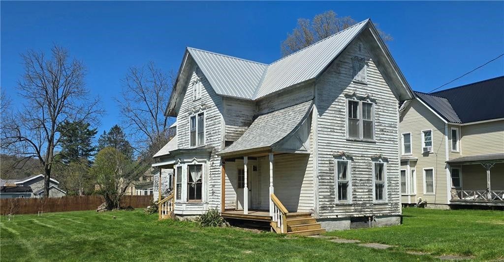 12 Charlesworth Avenue — photo
