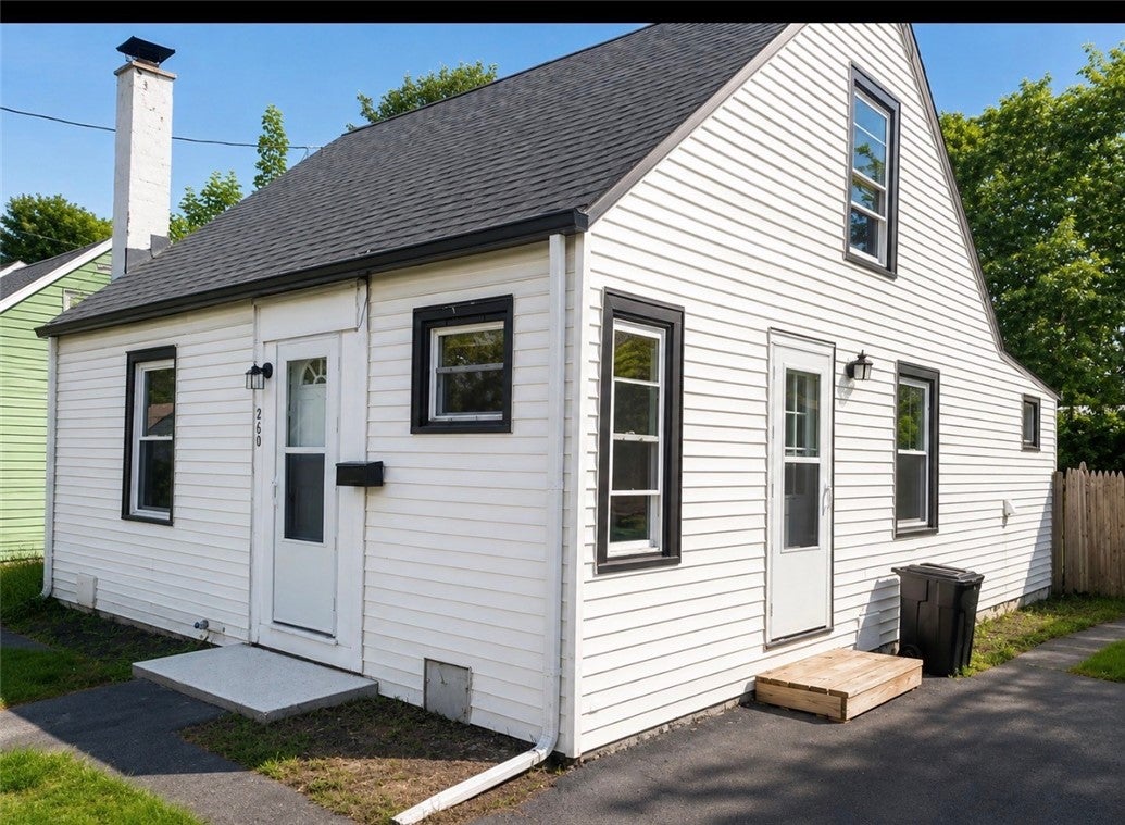 260 Robert Street — photo