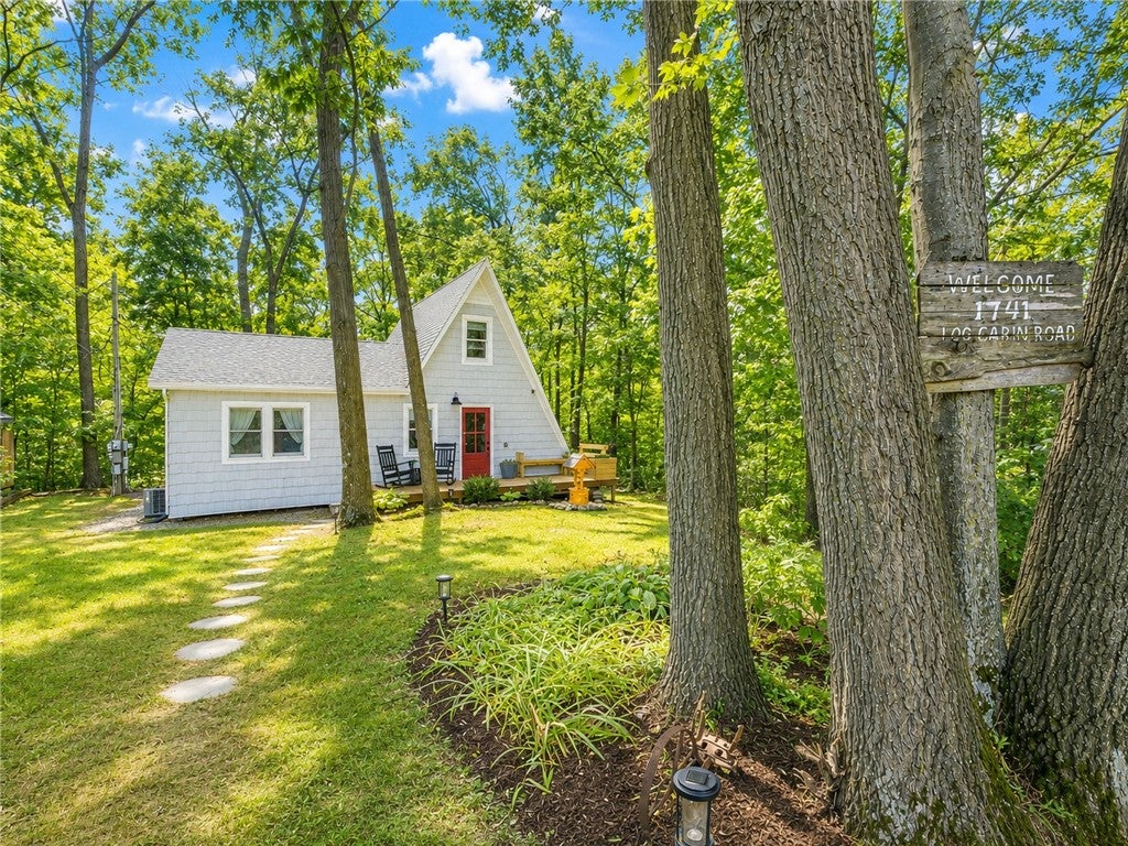 1741 Log Cabin Road — photo