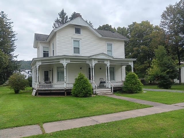 8 Maple Street — photo