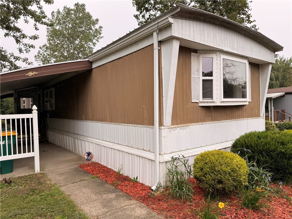 223 Crabapple Drive — photo
