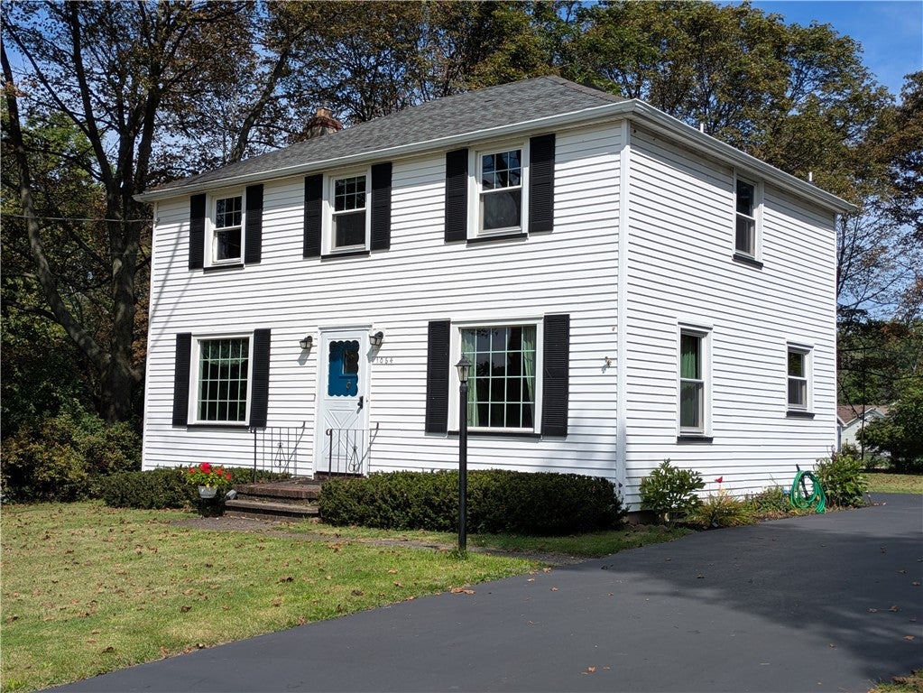1064 Bay Rd — photo