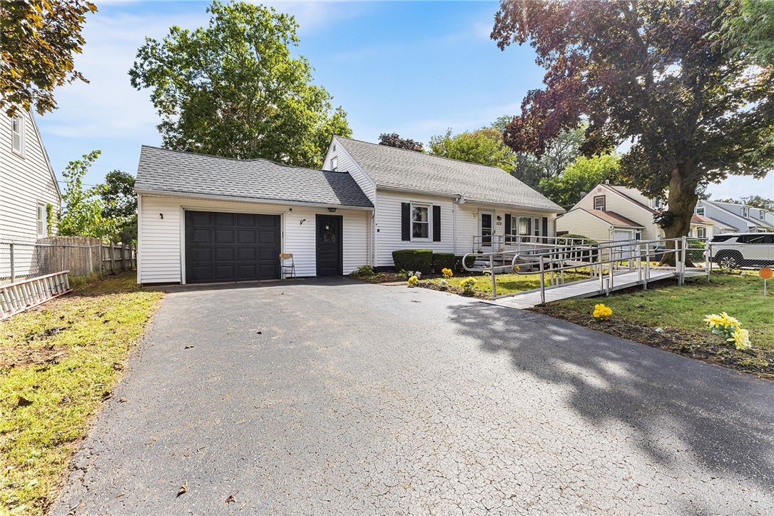 122 Harvest Drive — photo