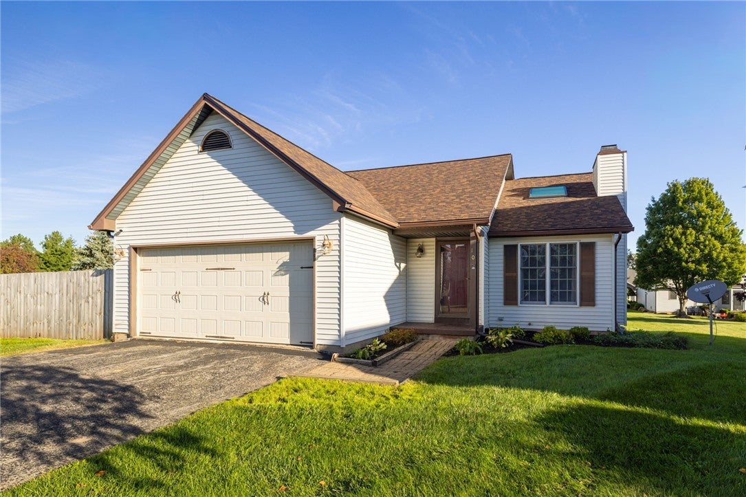 10 Logans Run, Greece, NY 14626
