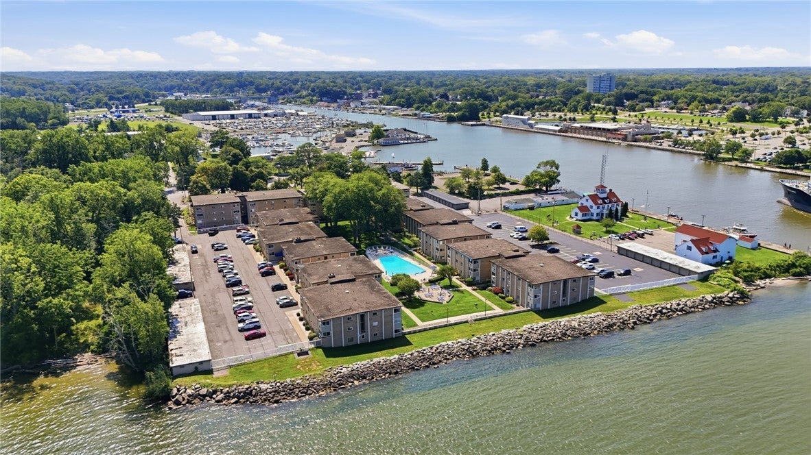 907 Westage at the Harbor — photo