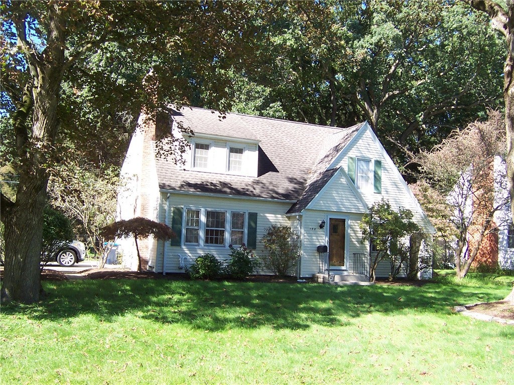 182 Commodore Parkway — photo