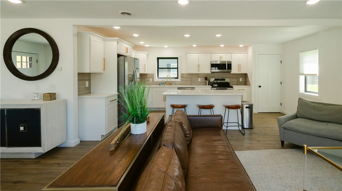 3515 Jerry Lane — photo