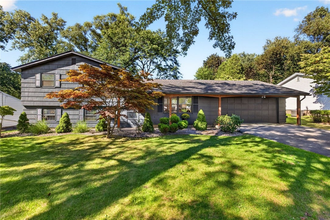 362 Hillview Drive — photo