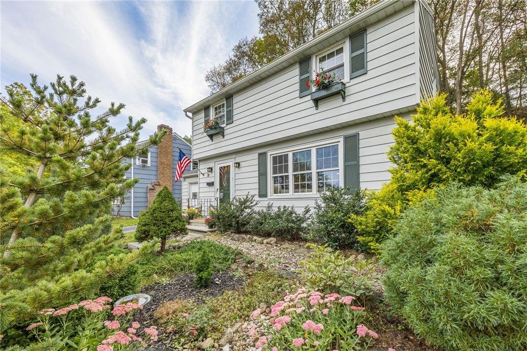 35 Gregory Hill Road, Rochester, NY 14620 — photo 2