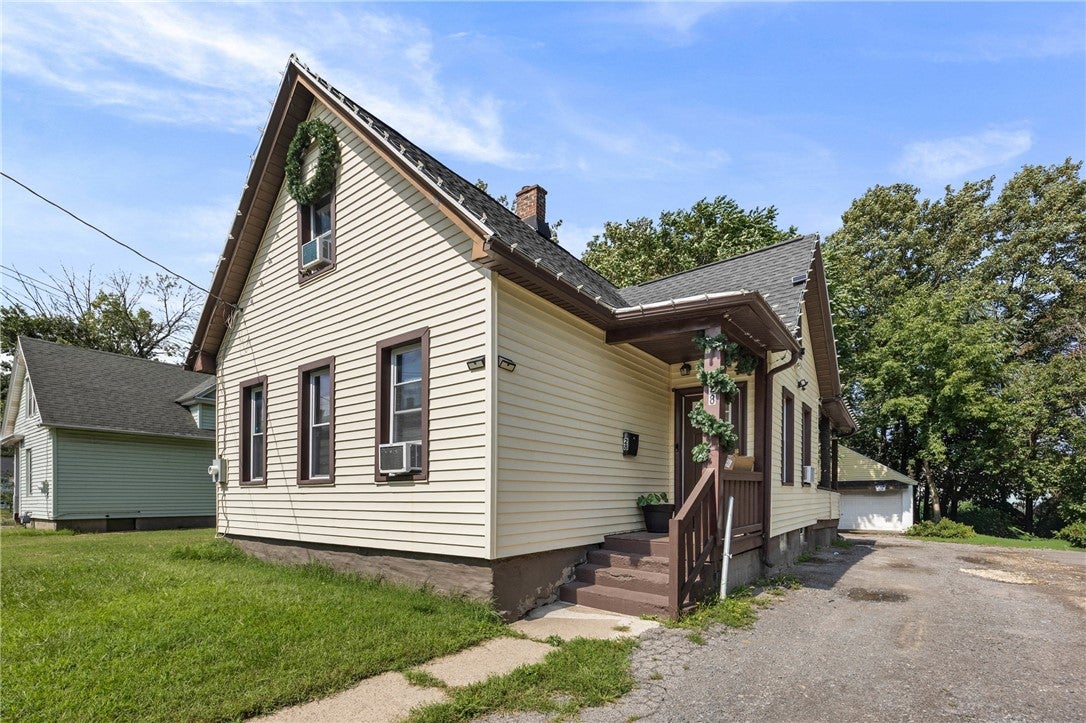 128 Weaver Street — photo