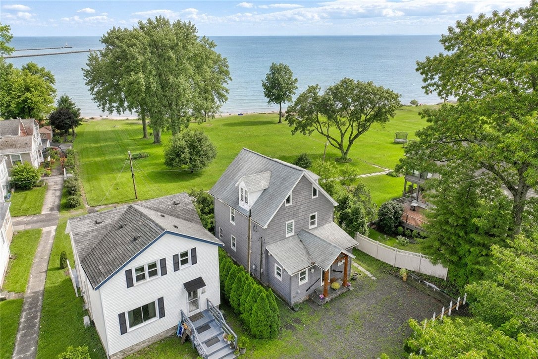 187 Lake Front — photo