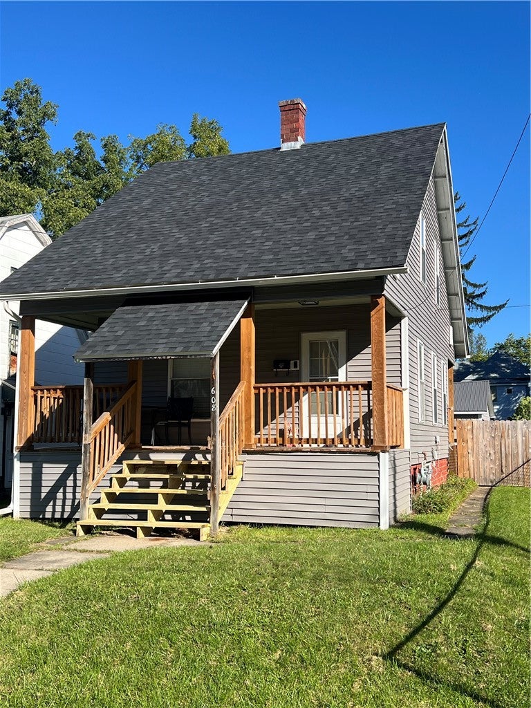 608 Irving — photo
