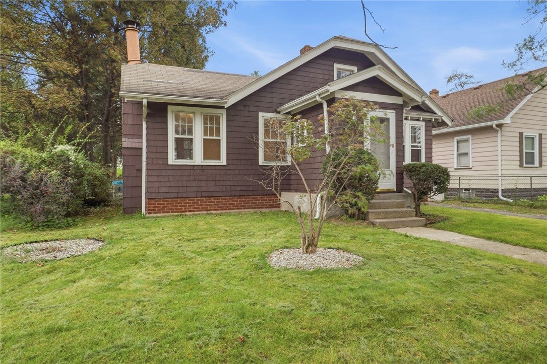 10 Lakewood Drive — photo