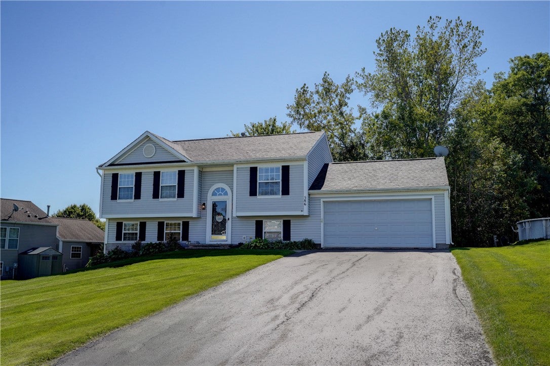 586 Crows Nest Ln — photo