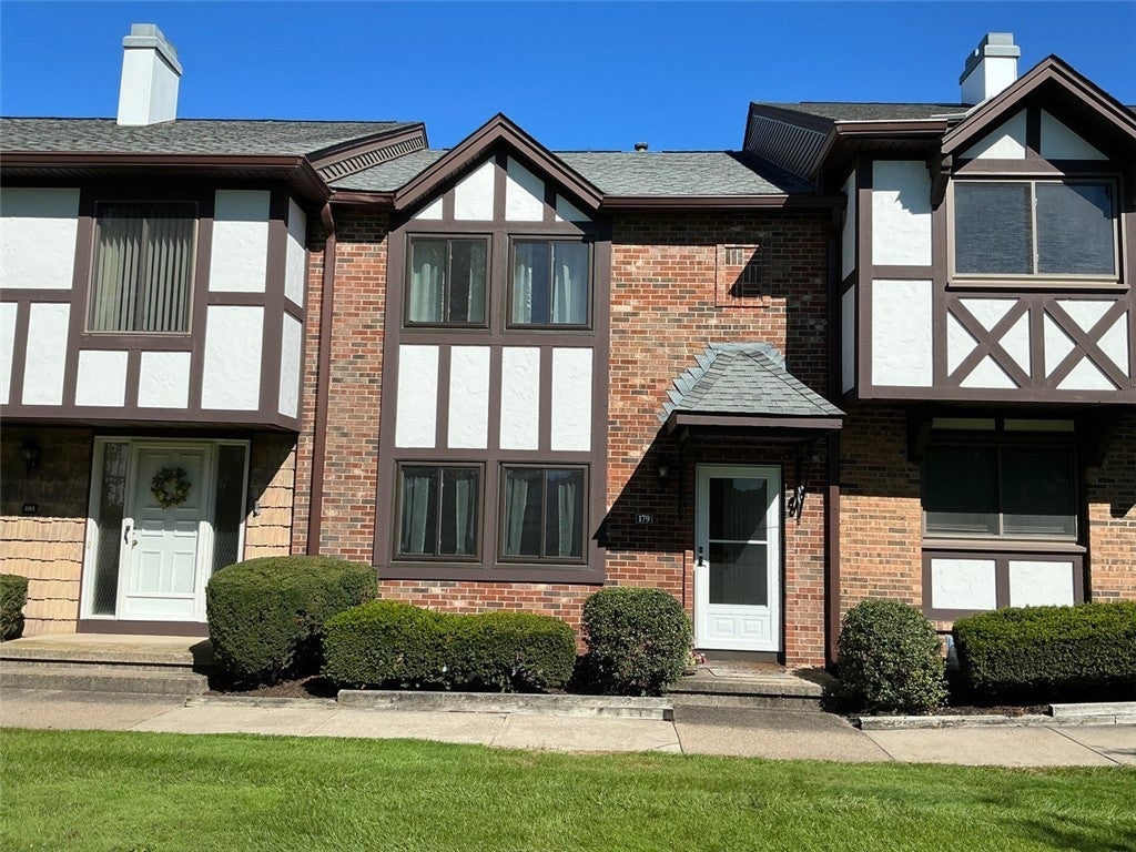 179 New Wickham Drive — photo
