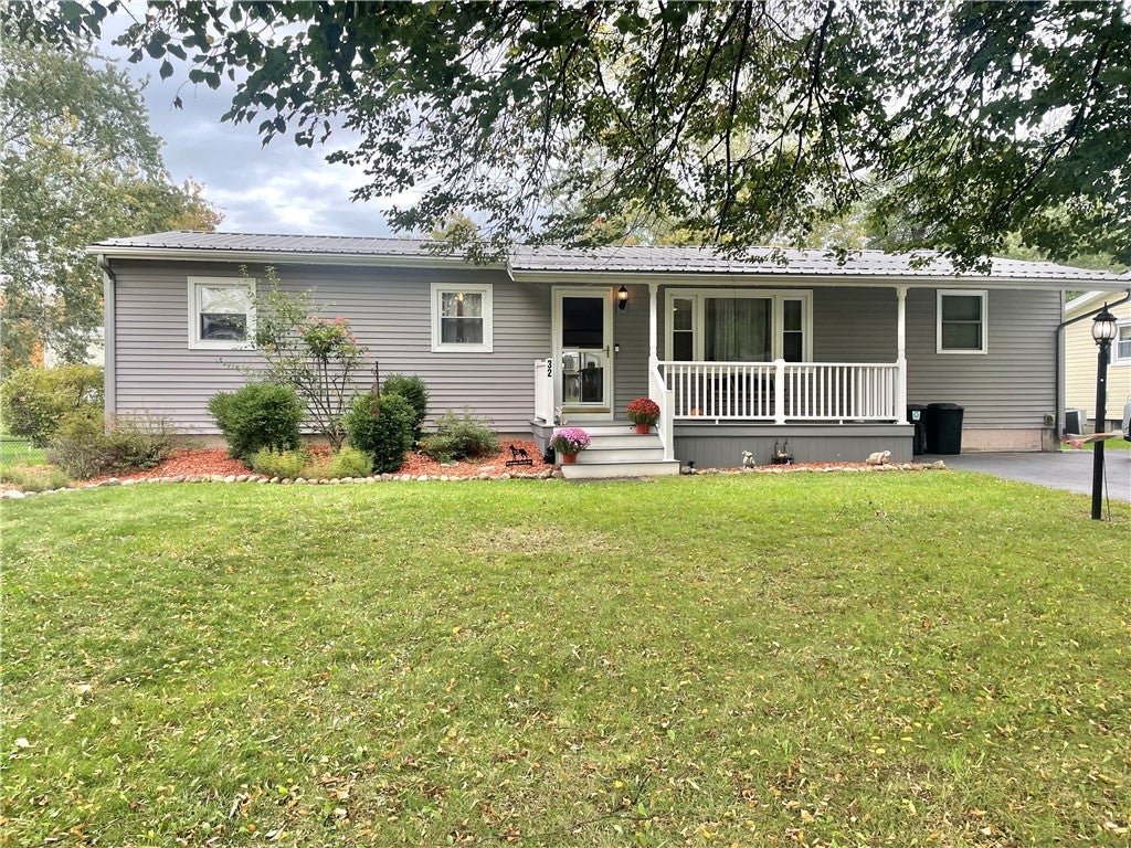 32 Meadowbrook Drive — photo