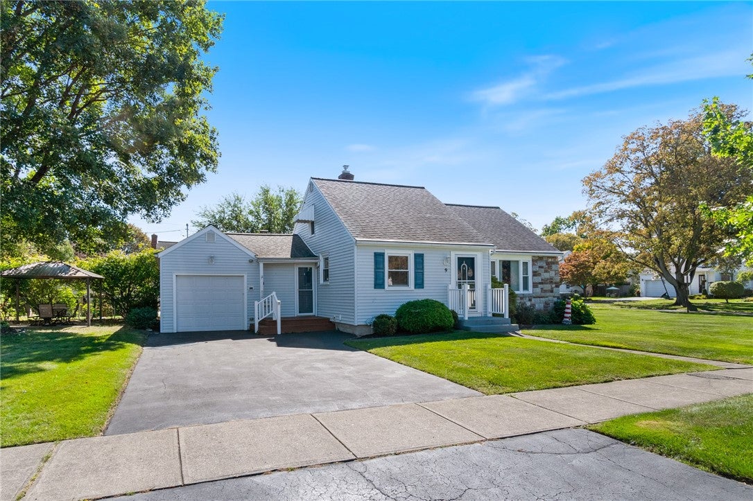 150 Thistledown Drive — photo